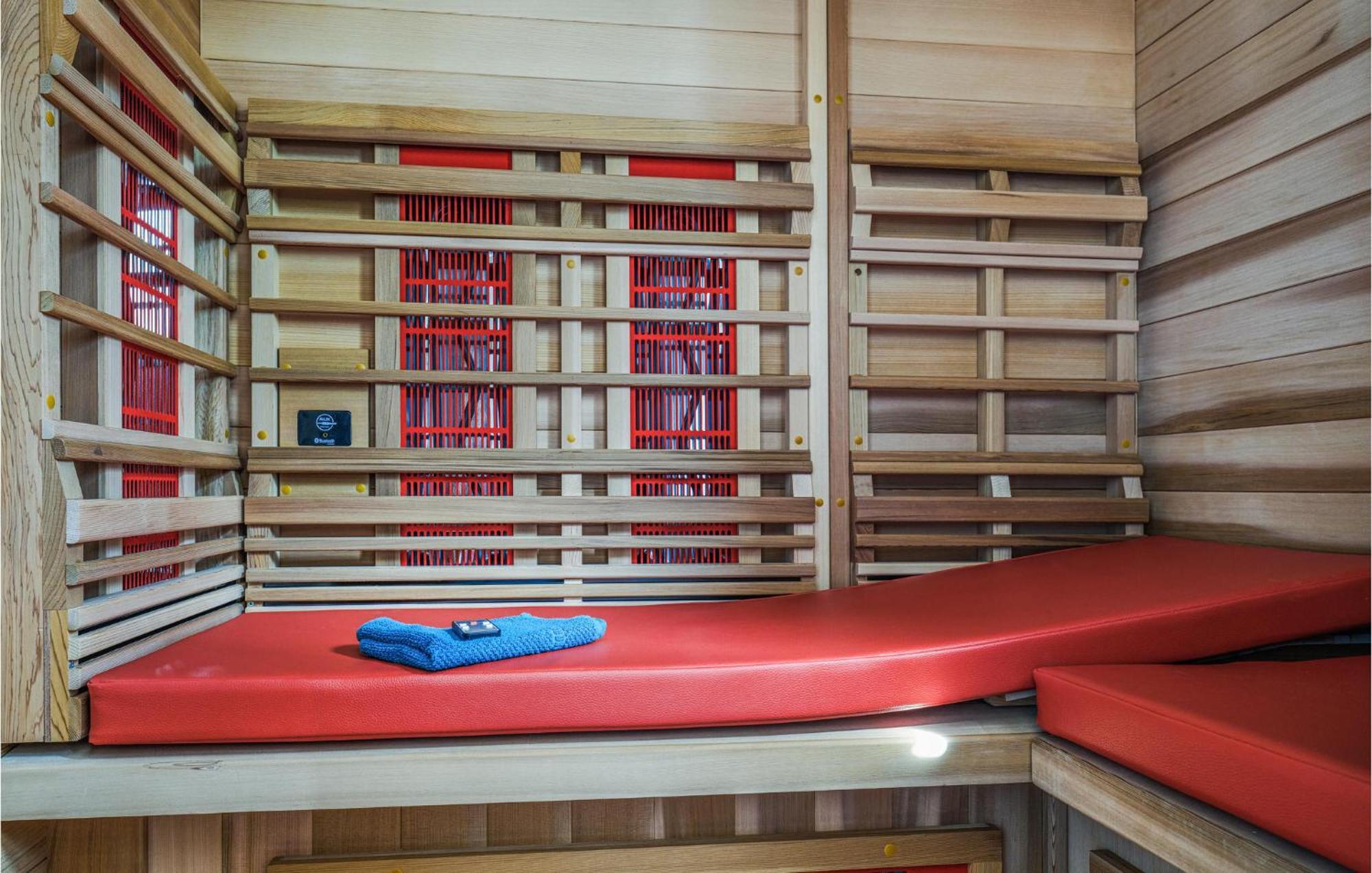 Nice Home In Heinkenszand With Sauna Luaran gambar